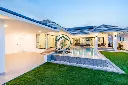 090 Luxurious villa_04.webp