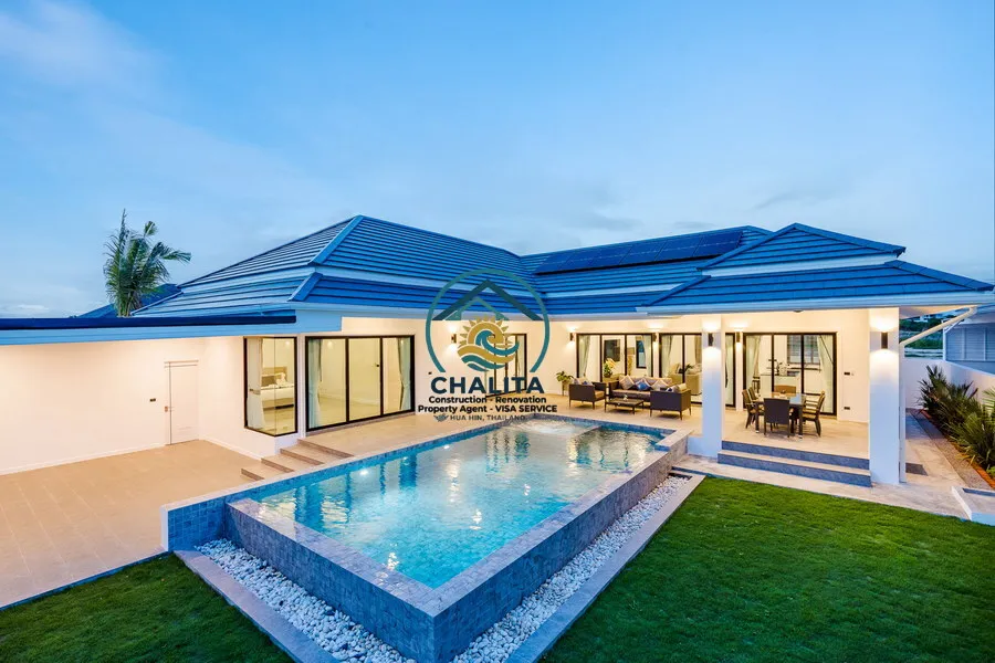 090 Luxurious villa_07.webp