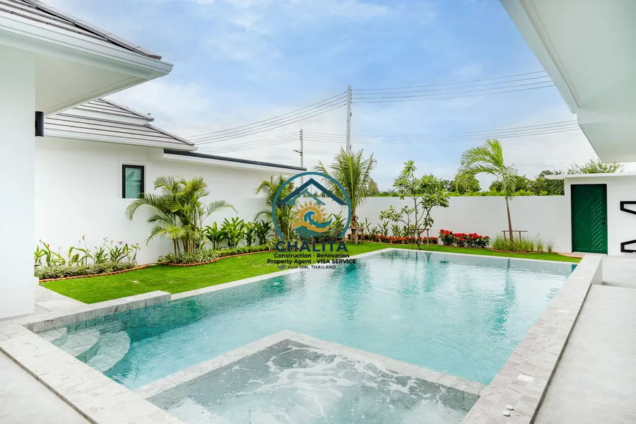 090 Luxurious villa_23.webp