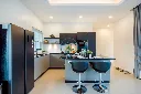 090 Luxurious villa_31.webp