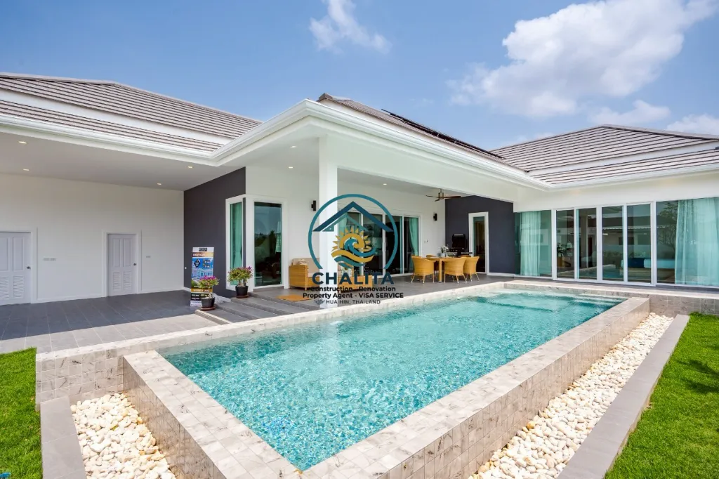 090 Luxurious villa_17.webp