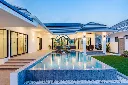 090 Luxurious villa_02.webp