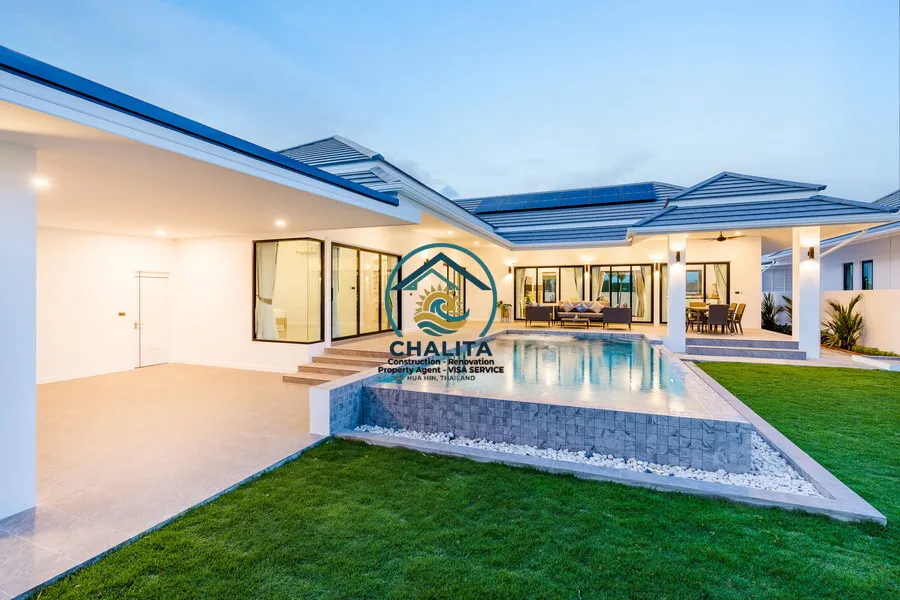 090 Luxurious villa_03.webp