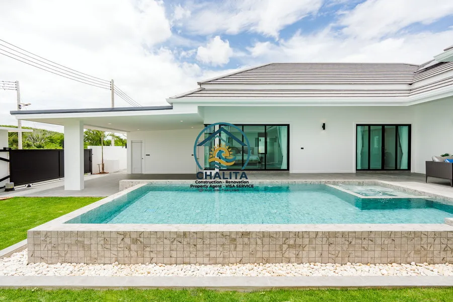 090 Luxurious villa_21.webp