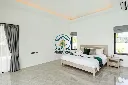090 Luxurious villa_39.webp