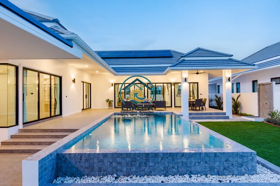 090 Luxurious villa_02.webp