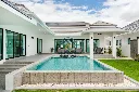 090 Luxurious villa_19.webp