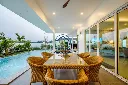 090 Luxurious villa_28.webp