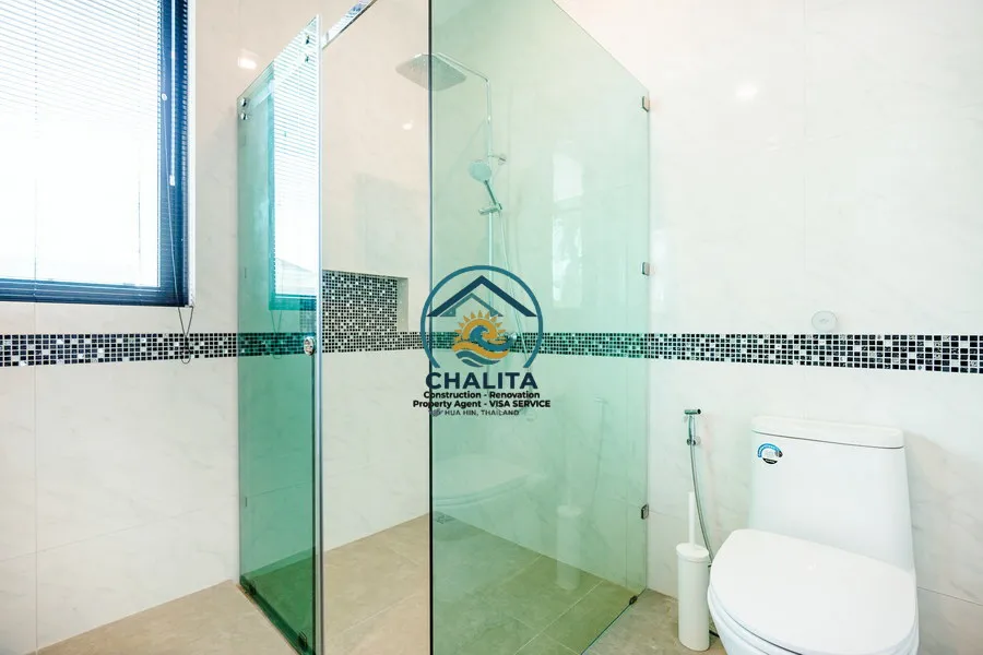 090 Luxurious villa_42.webp