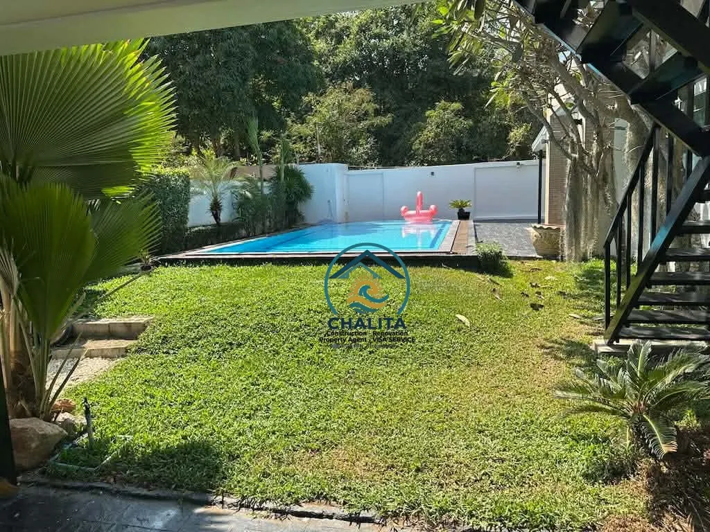 045_House with private swimming pool_005.webp