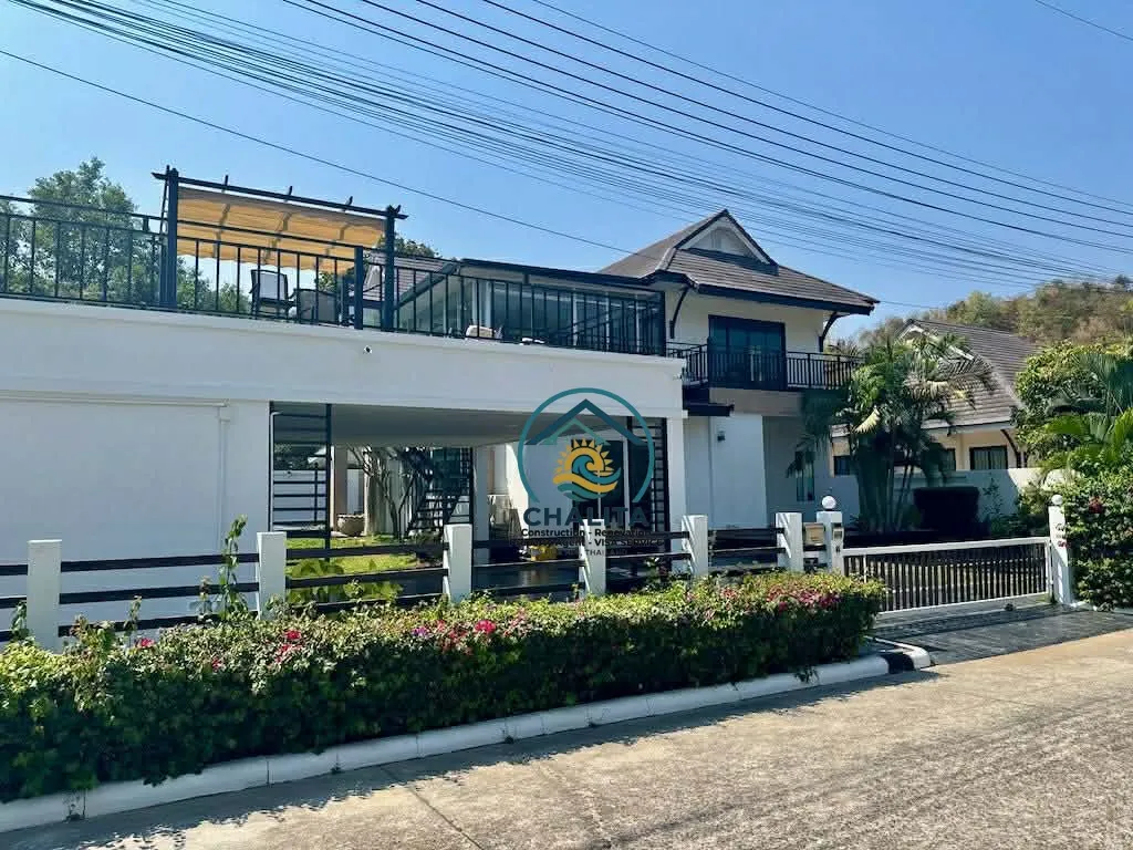 045_House with private swimming pool_004.webp
