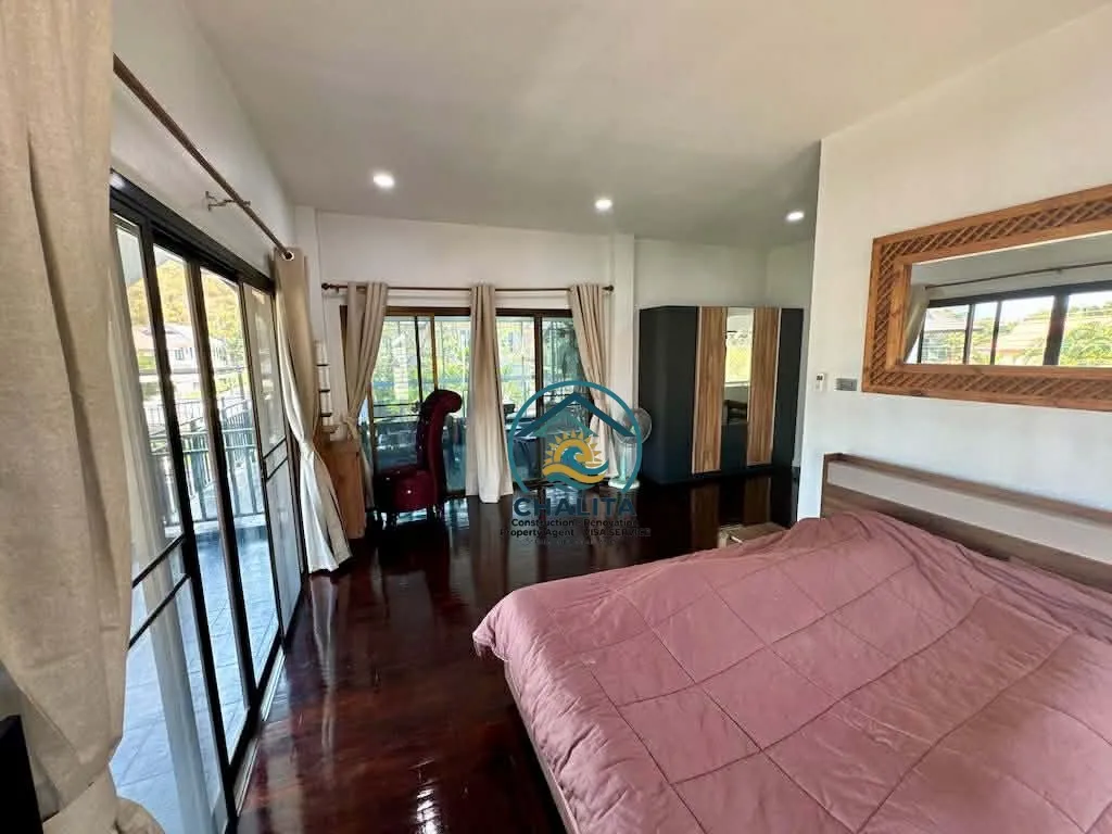 045_House with private swimming pool_013.webp