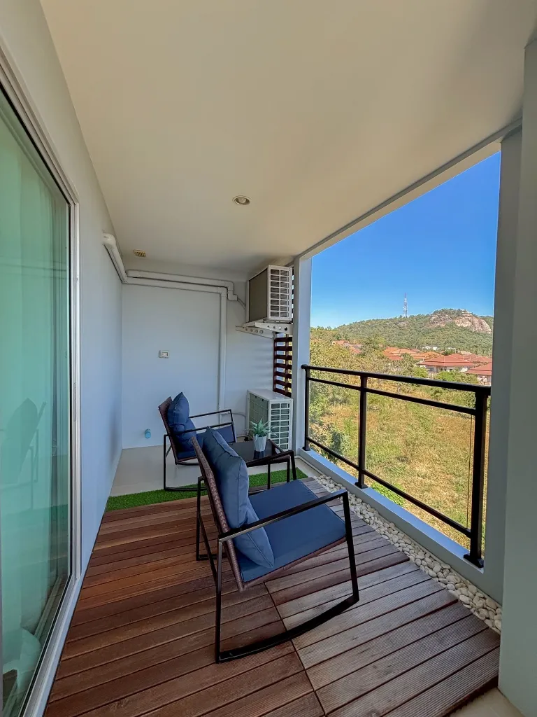 095_147_Stunning Mountain View Condominium_18.webp
