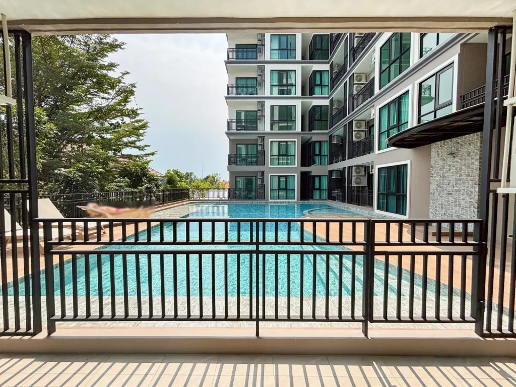 094_Stunning Condo_06.webp