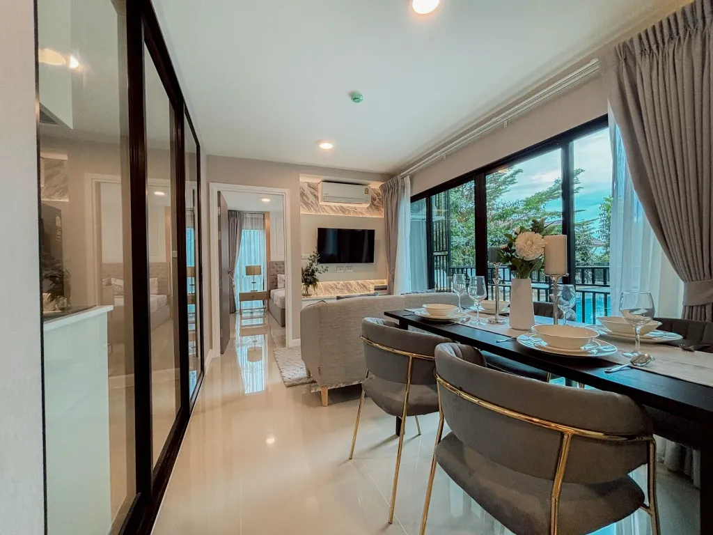 094_002_Stunning Condo_20.webp