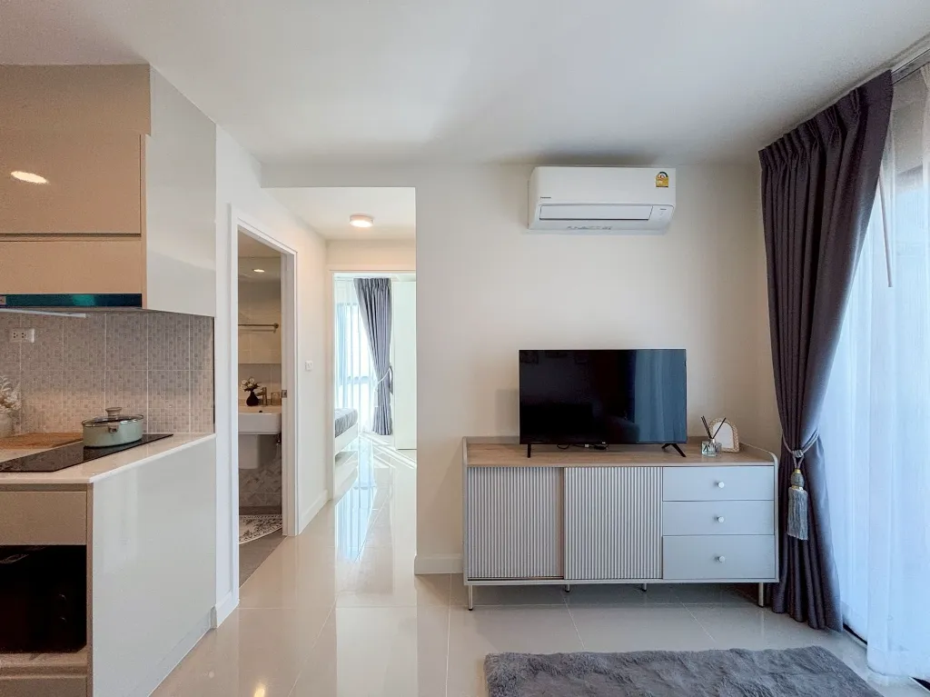 094_021_Stunning Condo_19.webp