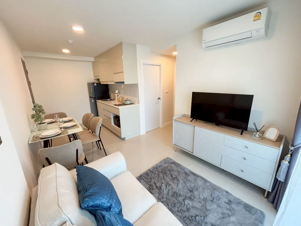 094_021_Stunning Condo_20.webp