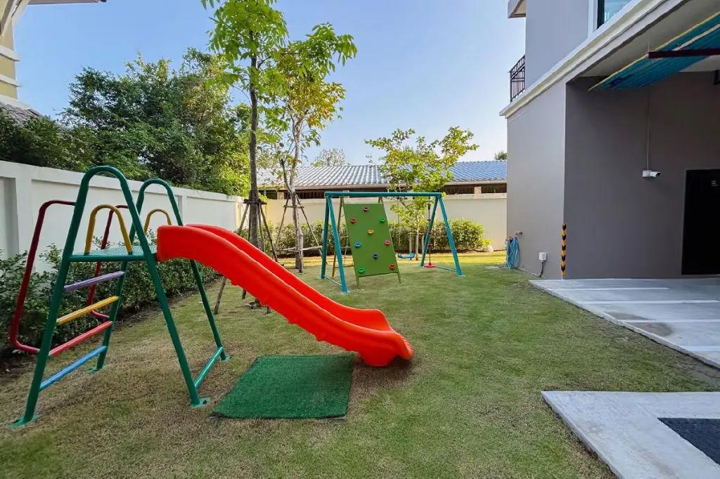 094_Stunning Condo_14.webp