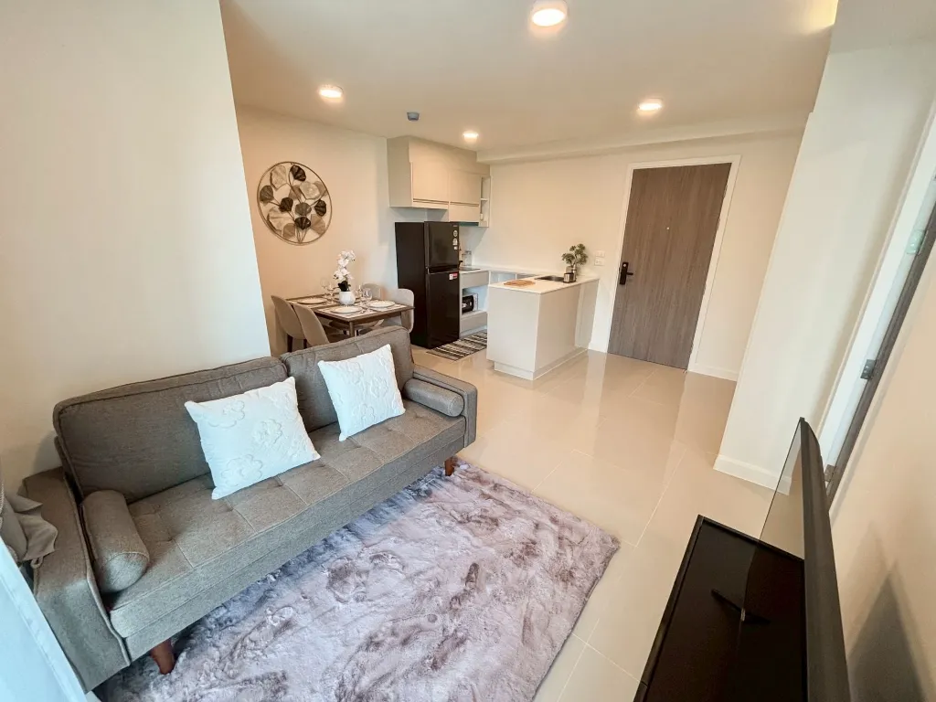 094_049_Stunning Condo_18.webp