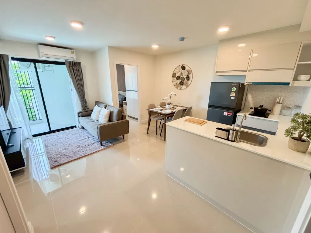 094_049_Stunning Condo_17.webp