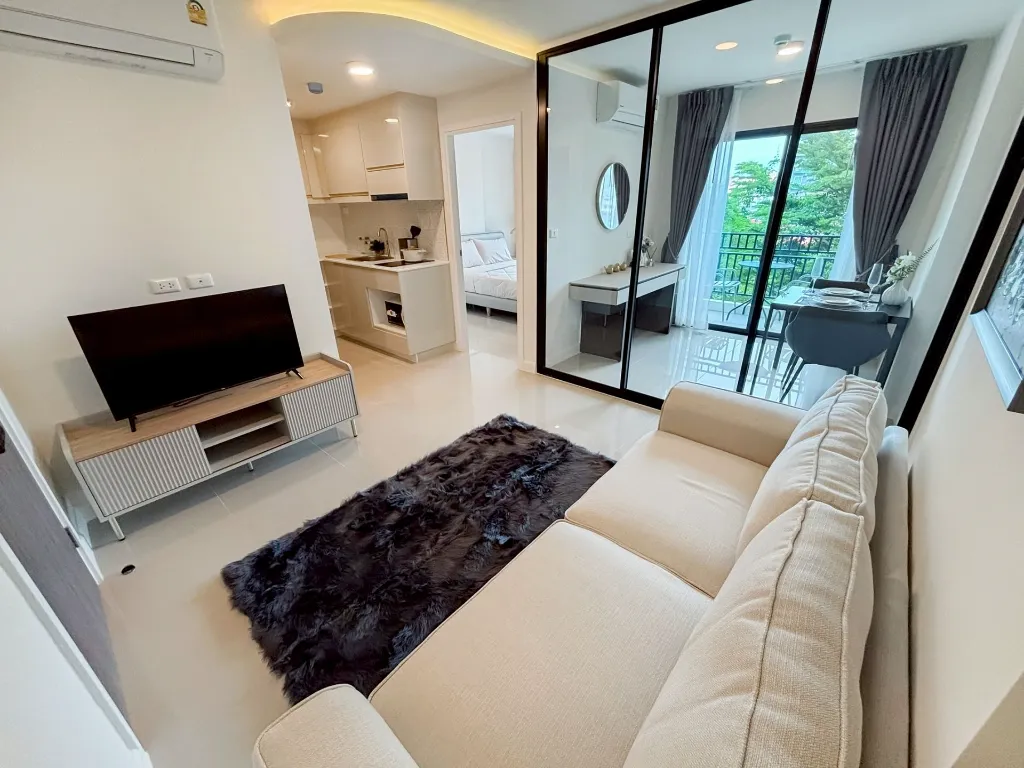 094_050_Stunning Condo_17.webp