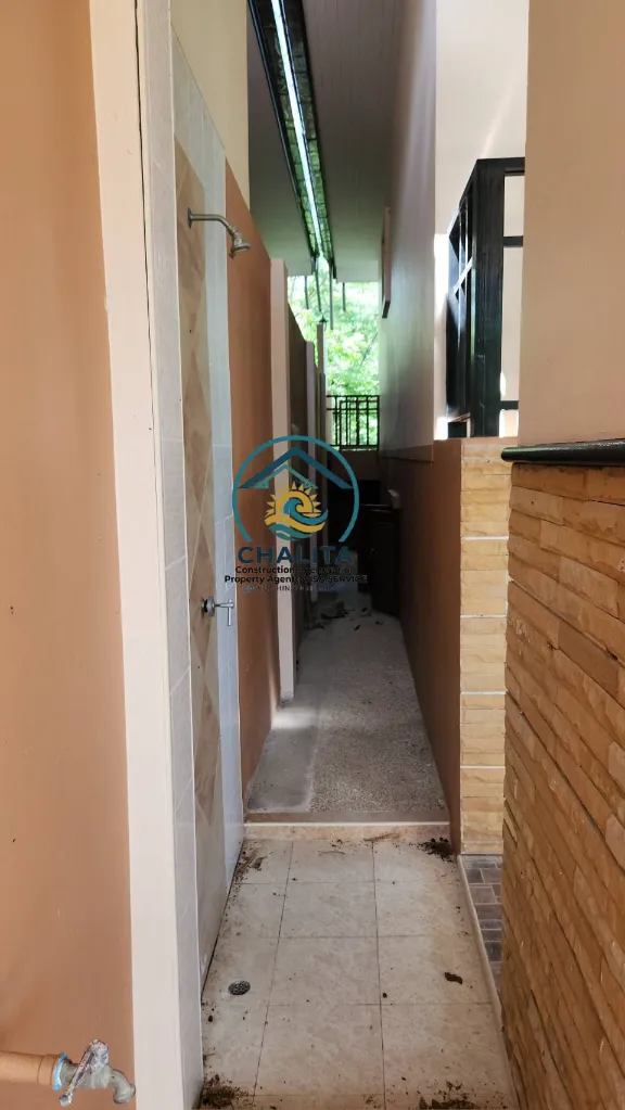 034 Resale House 03.webp