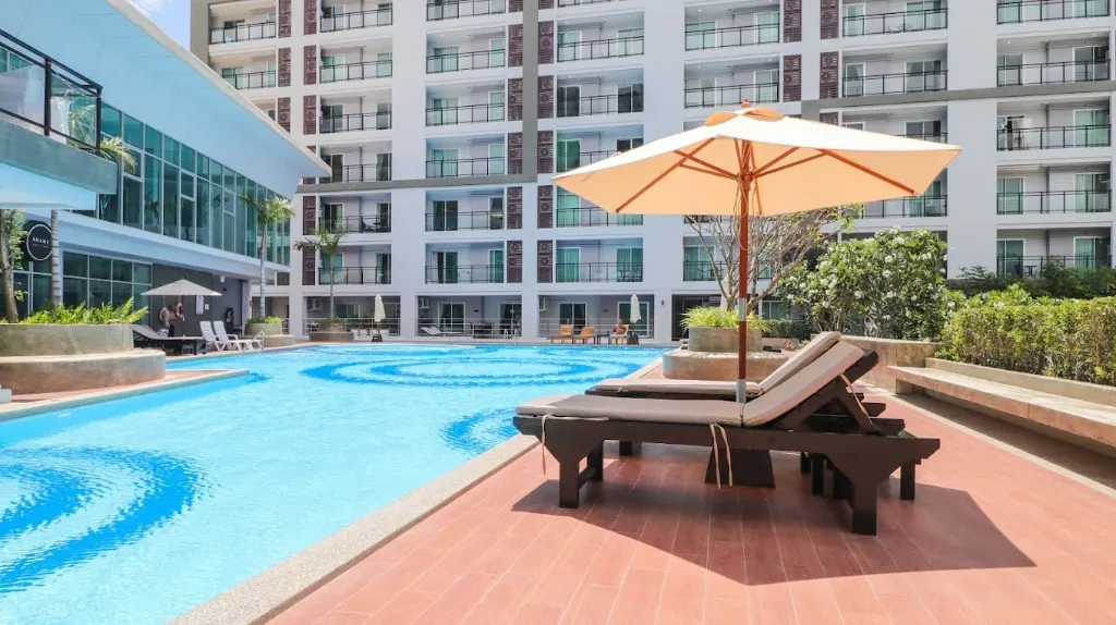 095_Stunning Mountain View Condominium_03.webp
