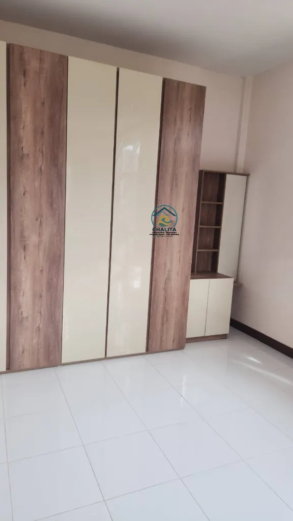 024_Two story house_026.webp